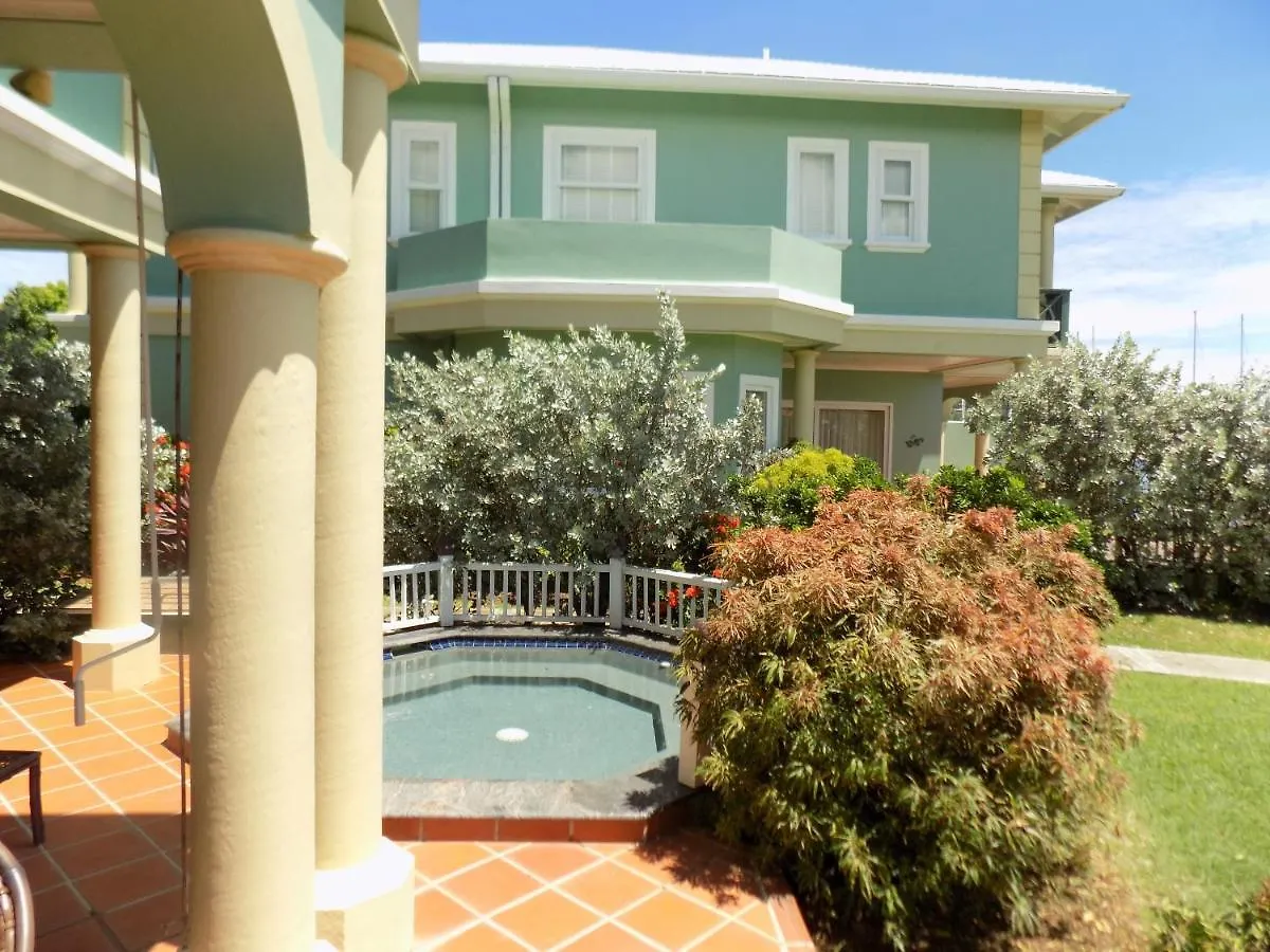 The Pelican #3 - Spacious 3 Bedroom 2,5 Bath Waterfront Townhome In The Heart Of Rodney Bay, Townhouse 公寓